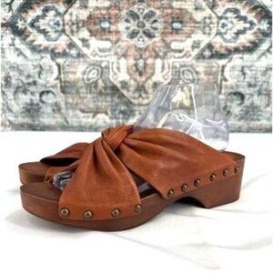 Kelsi Dagger Platform Sandles Brown Leather